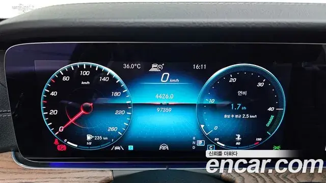 Mercedes-Benz E-Class 2021 — ფოტო 6/20