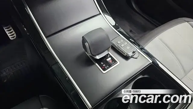 Land Rover Range Rover Evoque 2026 — Photo 13/20