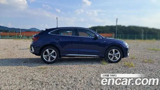 Audi Q3 2024 — Photo 6/20