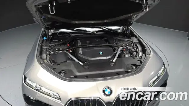 BMW 7 Series 2023 — Photo 6/20