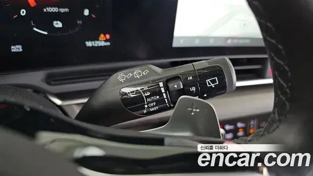 Kia Carnival 2024 — ფოტო 20/30