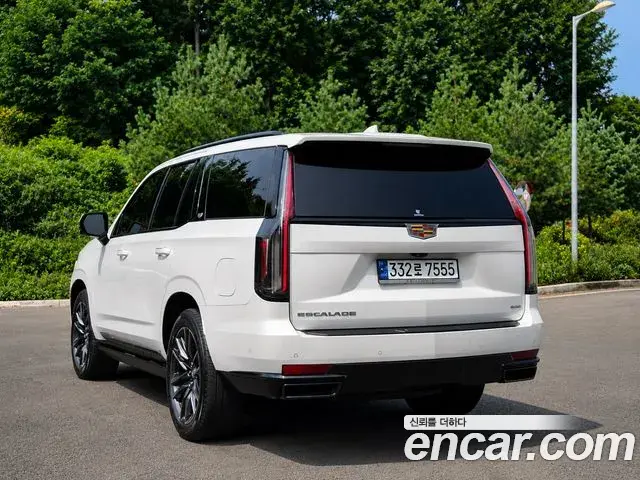 Cadillac Escalade 2023 — Photo 1/20