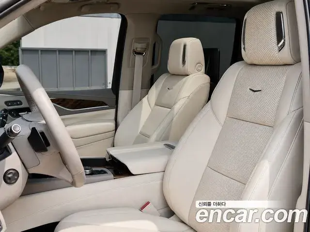 Cadillac Escalade 2023 — Photo 9/20