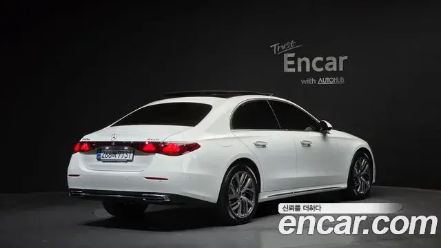 Mercedes-Benz E-Class 2024 — Photo 2/20