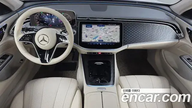 Mercedes-Benz E-Class 2024 — Photo 11/20
