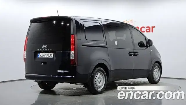 Hyundai Staria 2023 — Photo 2/20