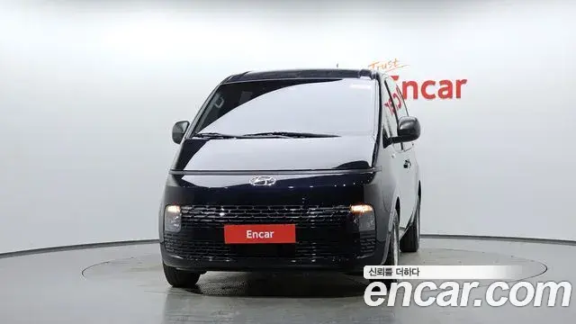 Hyundai Staria 2023 — Photo 3/20