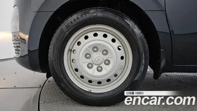 Hyundai Staria 2023 — Photo 5/20
