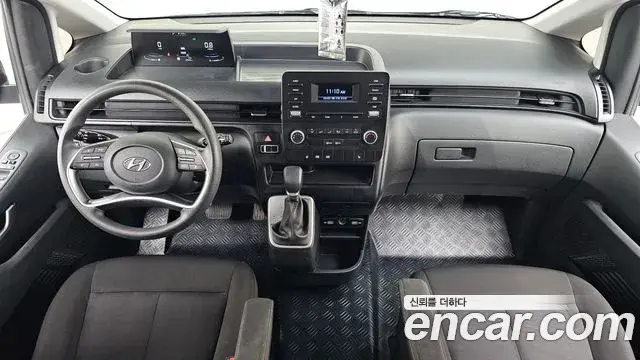 Hyundai Staria 2023 — Photo 7/20