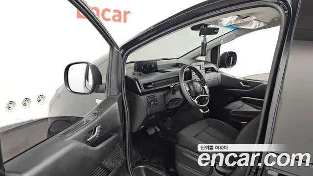 Hyundai Staria 2023 — Photo 10/20
