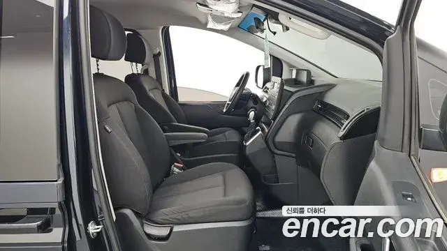 Hyundai Staria 2023 — Photo 11/20