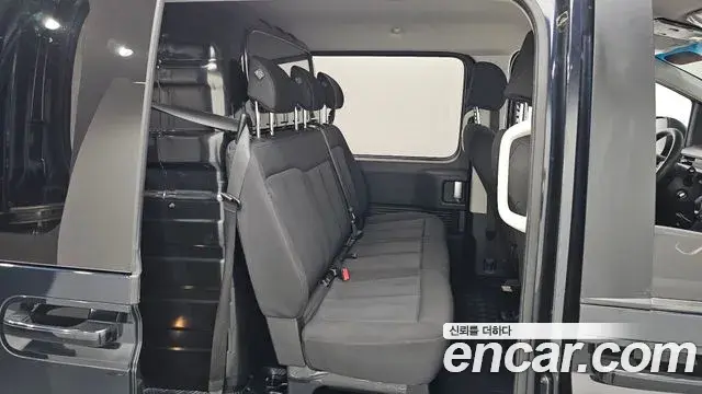 Hyundai Staria 2023 — Photo 12/20