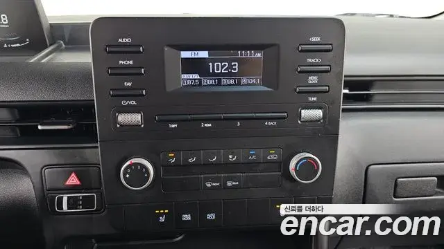 Hyundai Staria 2023 — Photo 14/20