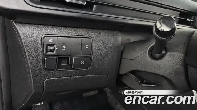 Hyundai Staria 2023 — Photo 17/20