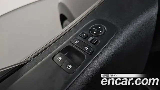 Hyundai Staria 2023 — Photo 18/20