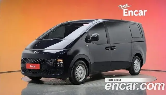 Hyundai Staria 2023 — Photo 1/20
