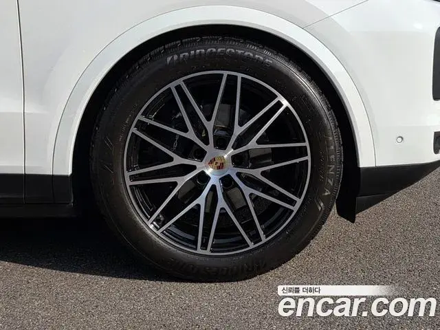 Porsche Cayenne 2024 — Photo 4/20