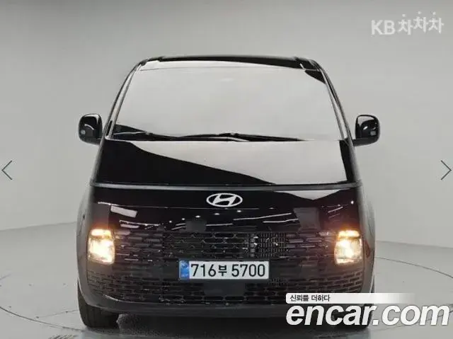 Hyundai Staria 2025 — Фото 1/20
