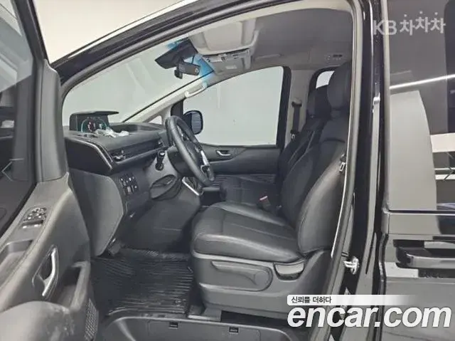 Hyundai Staria 2025 — Фото 13/20