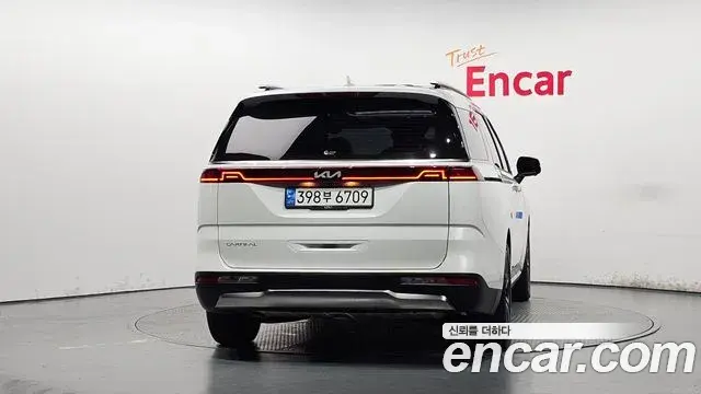 Kia Carnival 2023 — Photo 4/20