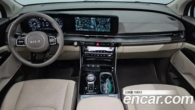 Kia Carnival 2023 — Photo 7/20