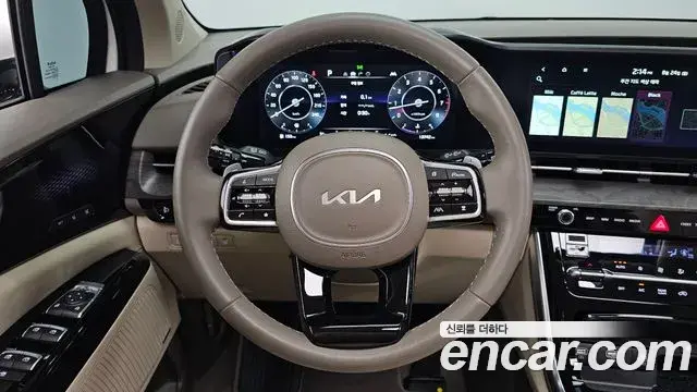 Kia Carnival 2023 — Photo 13/20