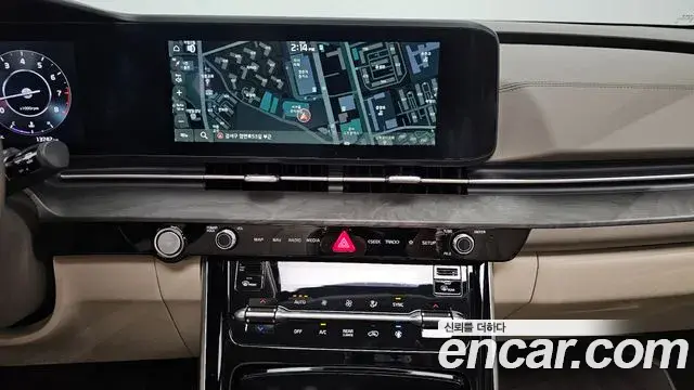 Kia Carnival 2023 — Photo 14/20