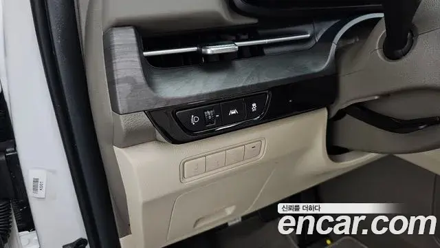 Kia Carnival 2023 — Photo 17/20