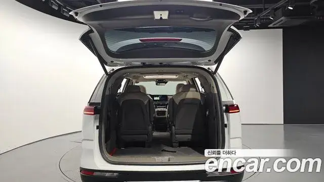 Kia Carnival 2023 — Photo 20/20