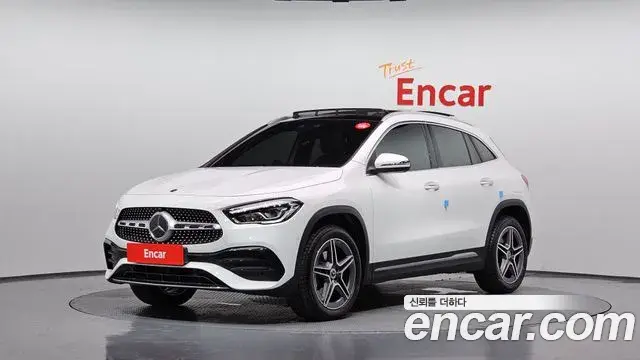 Mercedes-Benz GLA-Class 2022 — Фото 10/20