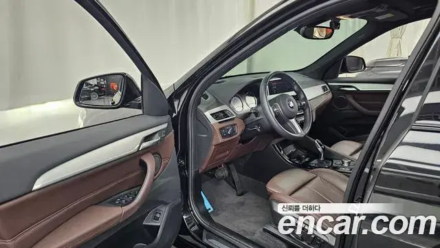 BMW X1 2022 — Фото 10/20