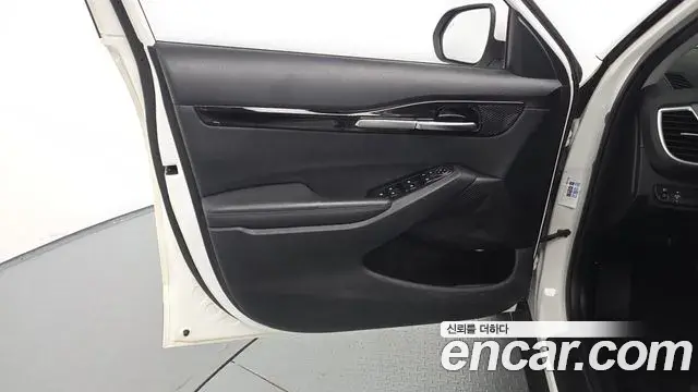 Kia Seltos 2022 — Şəkil 9/31