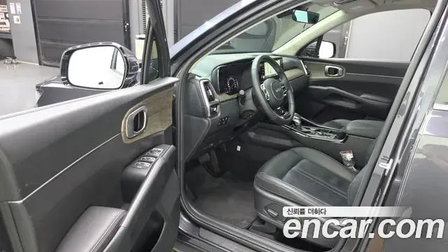 Kia Sorento 2023 — Photo 10/20