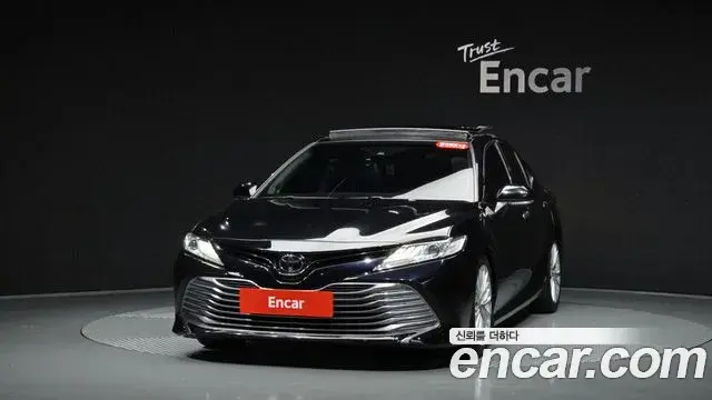 Toyota Camry 2018 — Photo 3/20