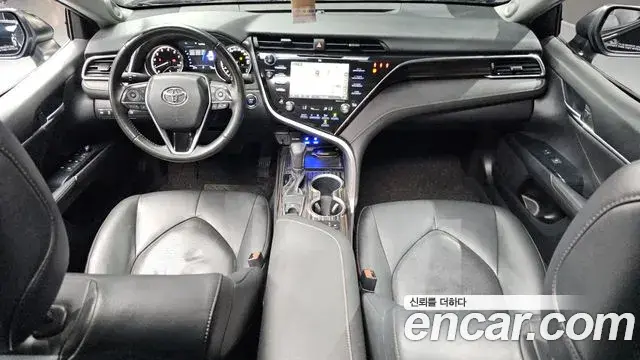 Toyota Camry 2018 — Photo 7/20
