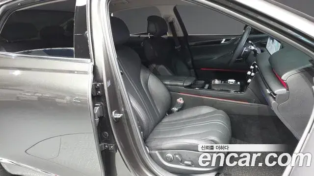 Genesis Electrified G80 2025 — Photo 11/20
