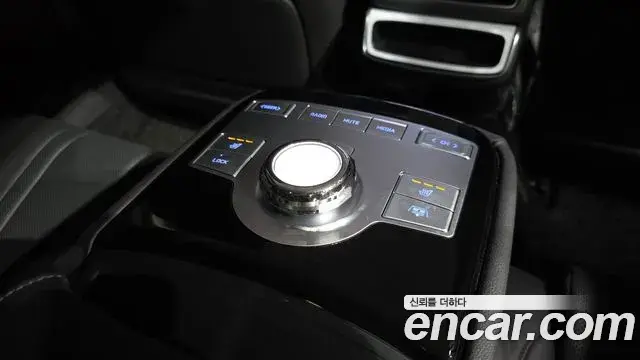 Genesis Electrified G80 2025 — Photo 18/20