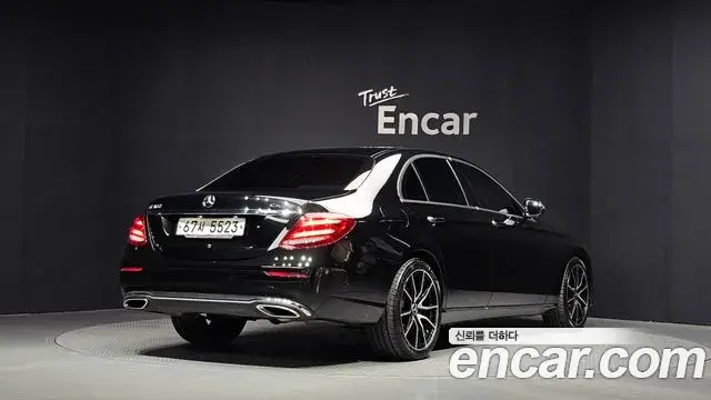 Mercedes-Benz E-Class 2018 — Фото 2/20