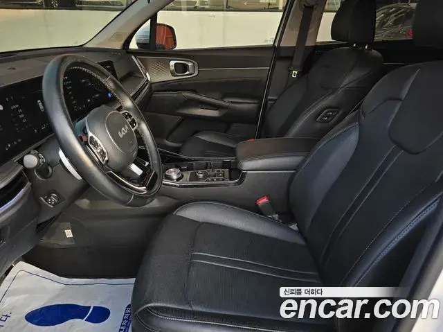 Kia Sorento 2023 — Photo 7/20