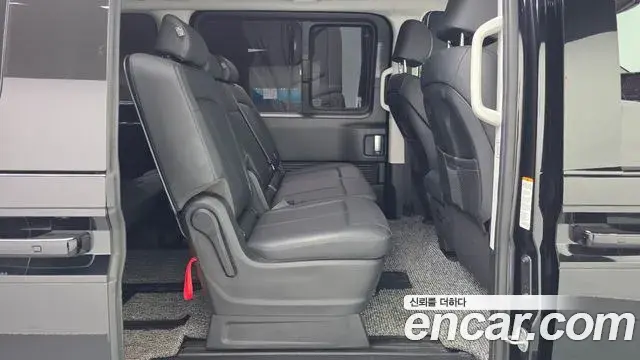 Hyundai Staria 2023 — Фото 12/20