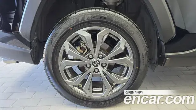 Toyota RAV4 2023 — Photo 5/20