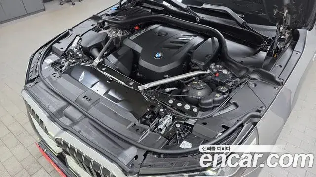 BMW 5 Series 2025 — Photo 6/20