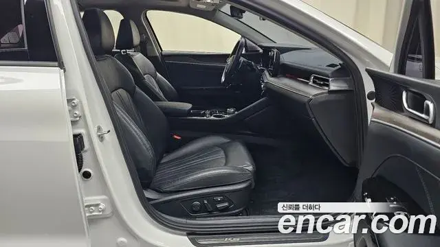 Kia K5 2020 — Photo 9/33