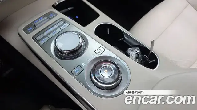 Genesis GV70 2023 — Photo 9/20
