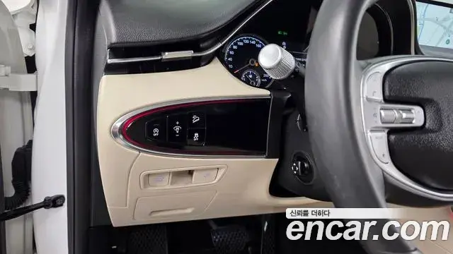 Genesis GV70 2023 — Photo 16/20