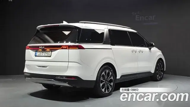 Kia Carnival 2022 — Фото 2/20