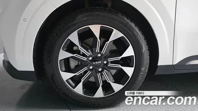 Kia Carnival 2022 — Фото 5/20