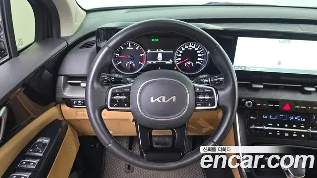 Kia Carnival 2023 — Photo 13/20