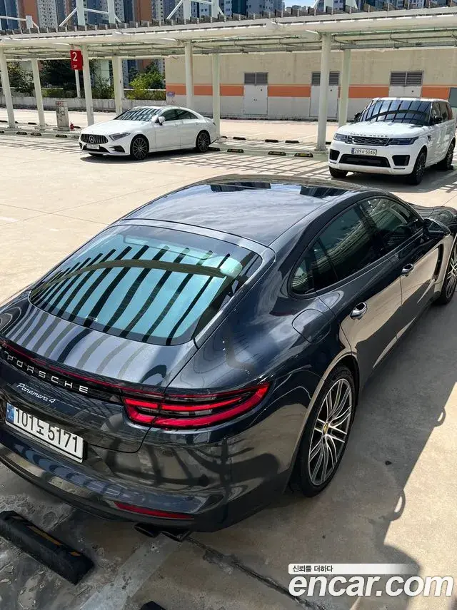 Porsche Panamera 2018 — Фото 2/17