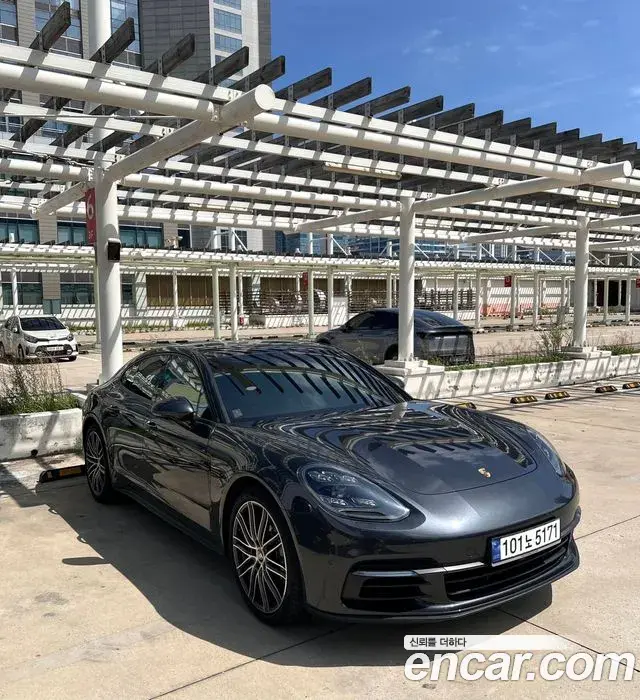Porsche Panamera 2018 — Фото 12/17